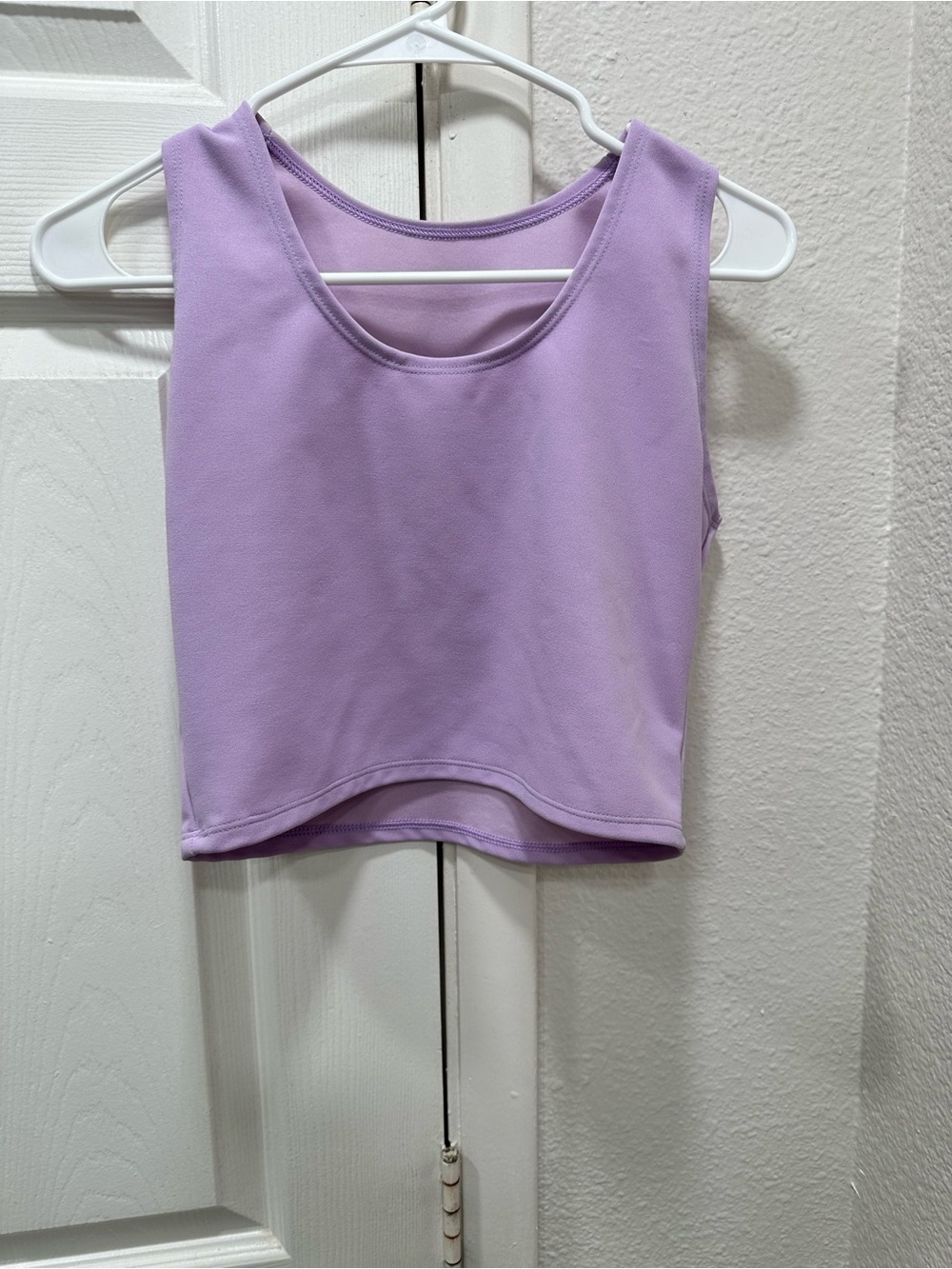 Women's Lavender Cropped Tank Top - Sleeveless Scoop Neck